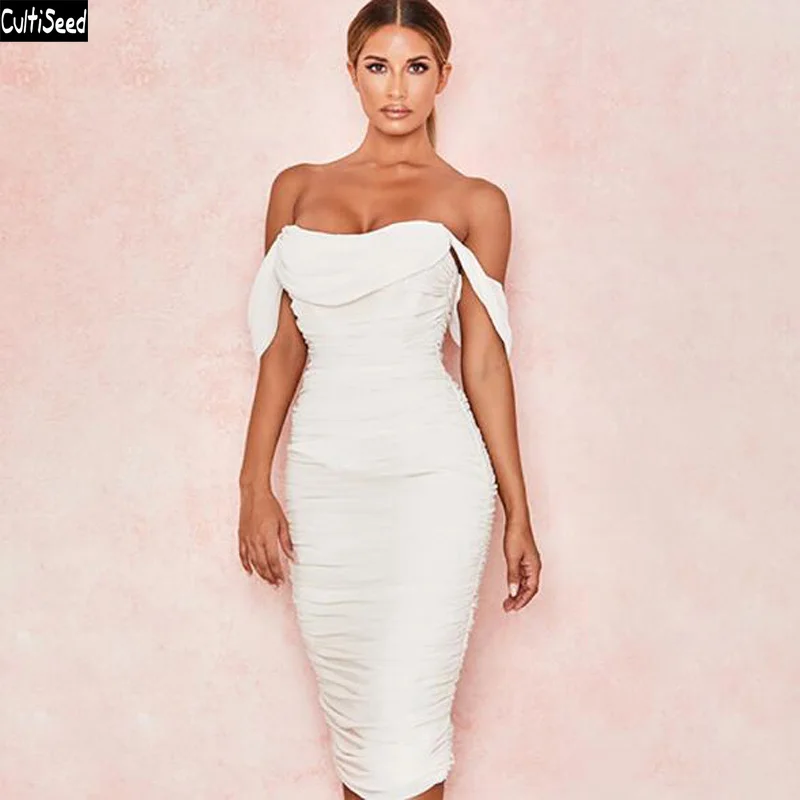 Женское вечернее платье с открытыми плечами и вырезом лодочкой без