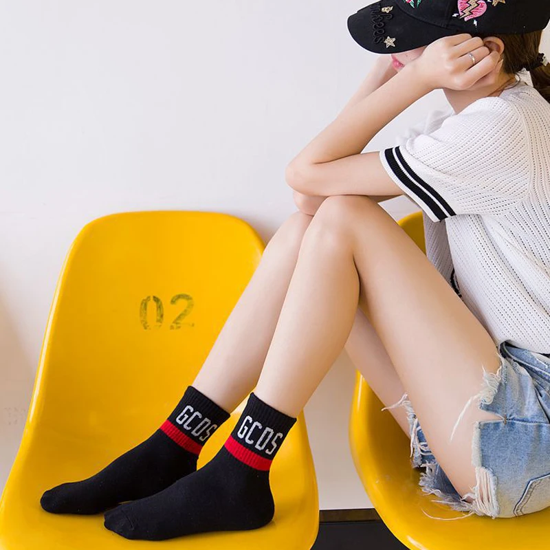 Весенне-осенние европейские уличные Женские Дышащие хлопковые носки с буквенным
