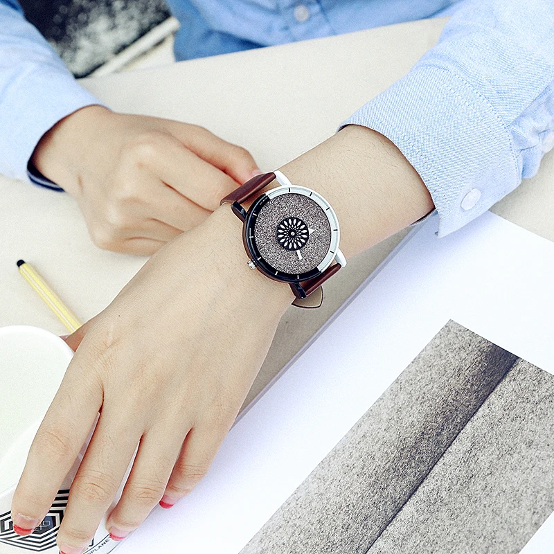 Часы наручные для мужчин и женщин классические цветные кварцевые с кожаным