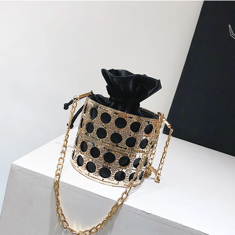 Blascher 2018 Ins Стиль Для женщин моды Crossbody сумки металлические заклепки панк байки