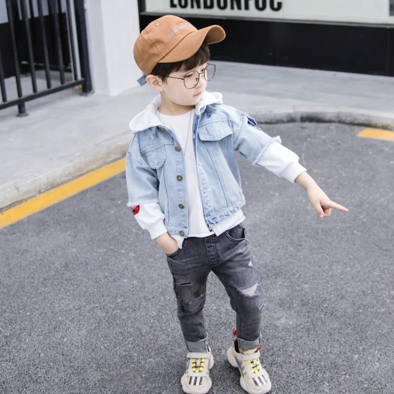Джинсовая куртка с длинными рукавами и карманами для маленьких мальчиков на