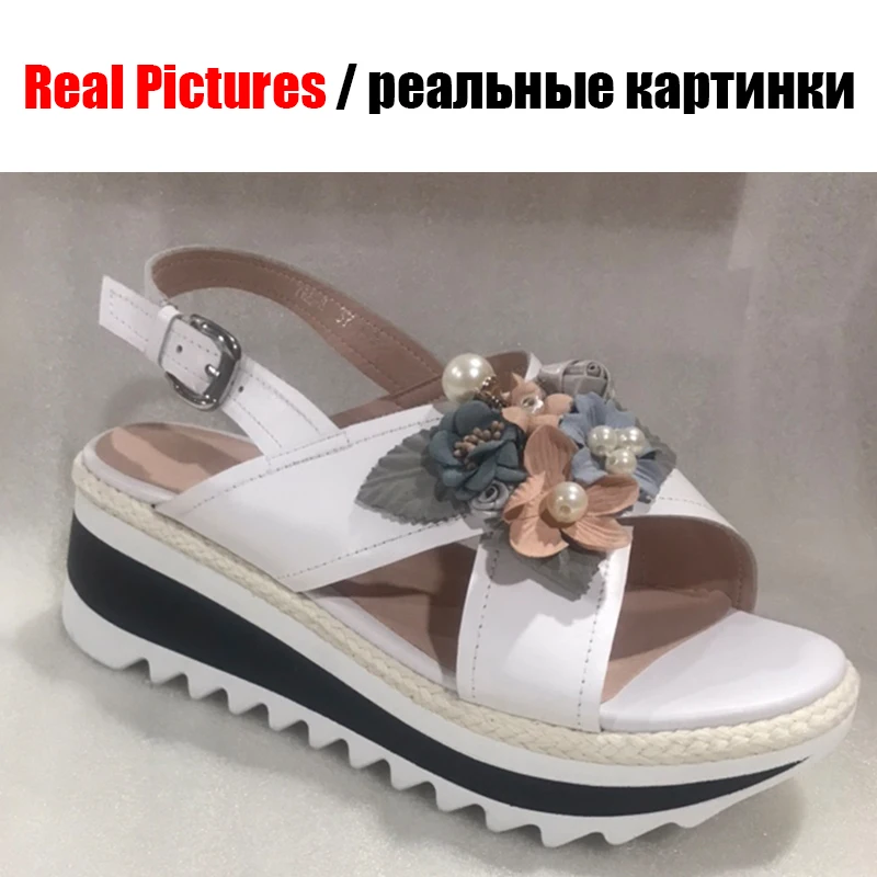 Doratasia/ г., летние брендовые качественные босоножки из натуральной кожи женские милые туфли на высокой танкетке с цветочной аппликацией