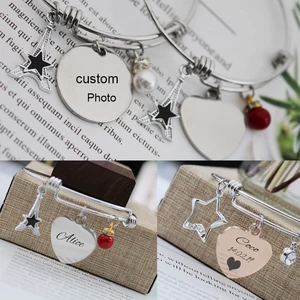 Круглые браслеты с гравировкой в форме сердца, из нержавеющей стали золотого цвета браслет с фото пробы, подарок для семьи