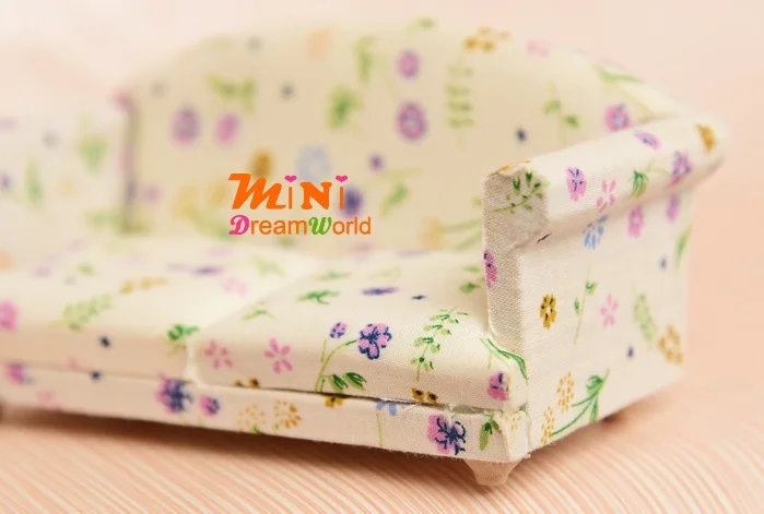 MINI Doll house Mini furniture model small floral double sofa | Игрушки и хобби