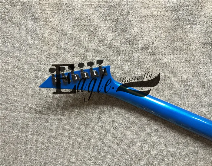 Орел. Бабочка электрогитара custom shop Jackson 24-пивные бокалы ботильоны