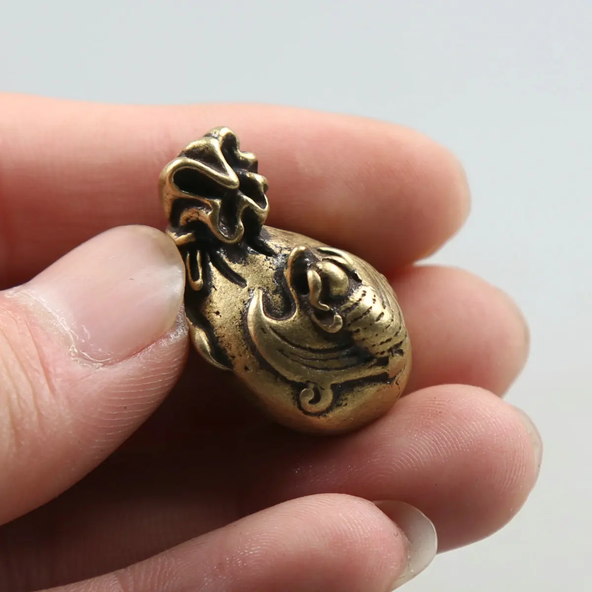

29MM/1.1"Collect Curio Rare Chinese Fengshui Small Bronze Exquisite Animal Chiropter Purse Moneybag Pendant Statue Statuary 29g