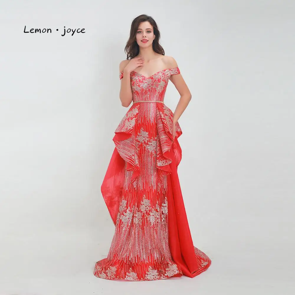 Женское длинное вечернее платье красное трапециевидной формы с открытыми