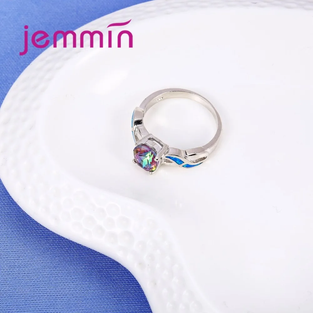 Женское кольцо из серебра 925 пробы с голубым огненным опалом| |