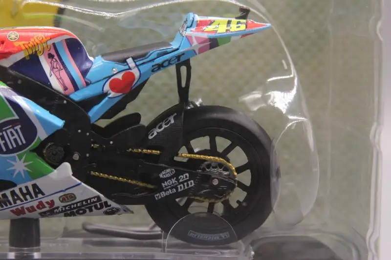 Leo 1:18 FIAT Yamaha YZR-M1 2007 мотоцикл сплав модель автомобиля литье под давлением металлические игрушки подарок на день рождения для детей мальчиков