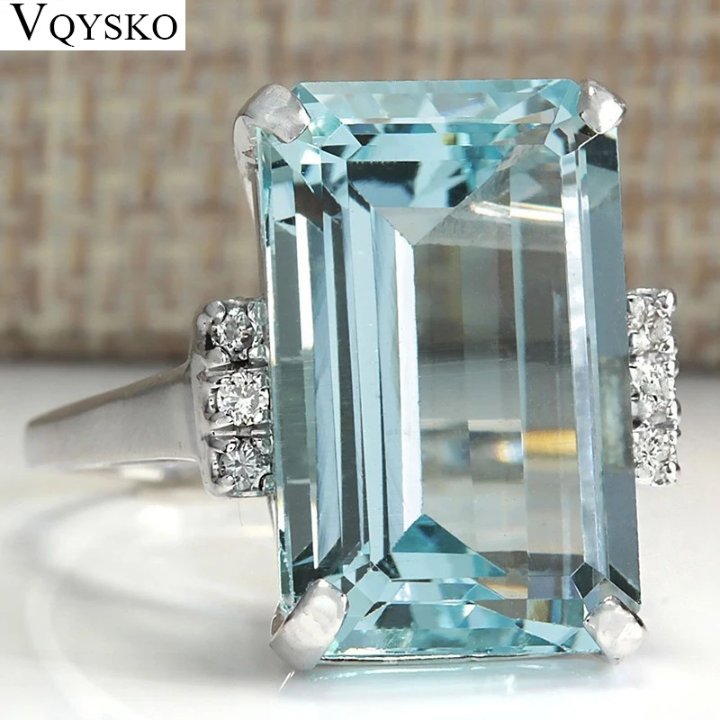 Кольцо женское с фианитом обручальное Ювелирное Украшение крупным синим