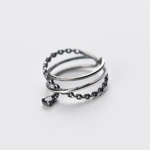 Женское кольцо из серебра 925 пробы с черным фианитом