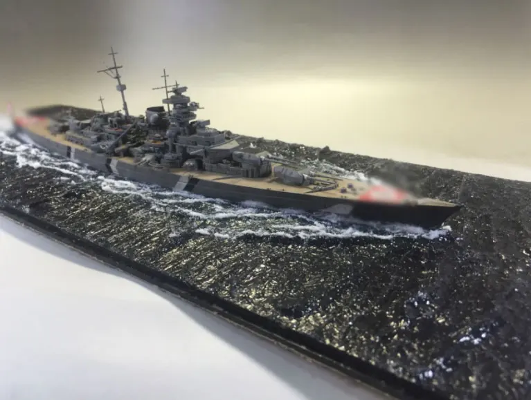 1: 700 б/у диорама Второй мировой войны немецкий Бисмарк морской пейзаж Изысканная