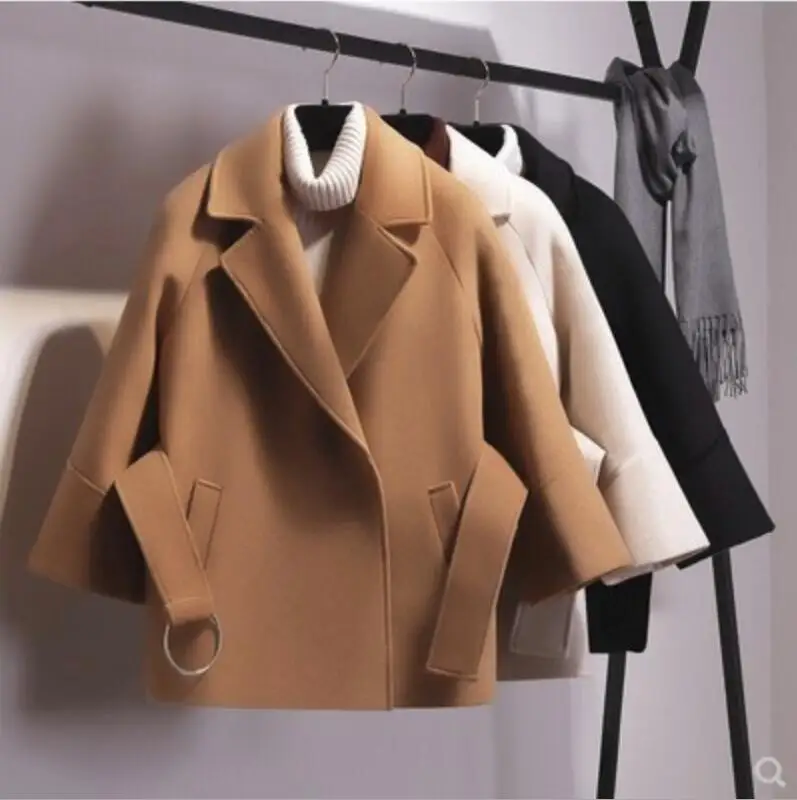 Женское Короткое шерстяное пальто с длинными рукавами и отворотом пояс