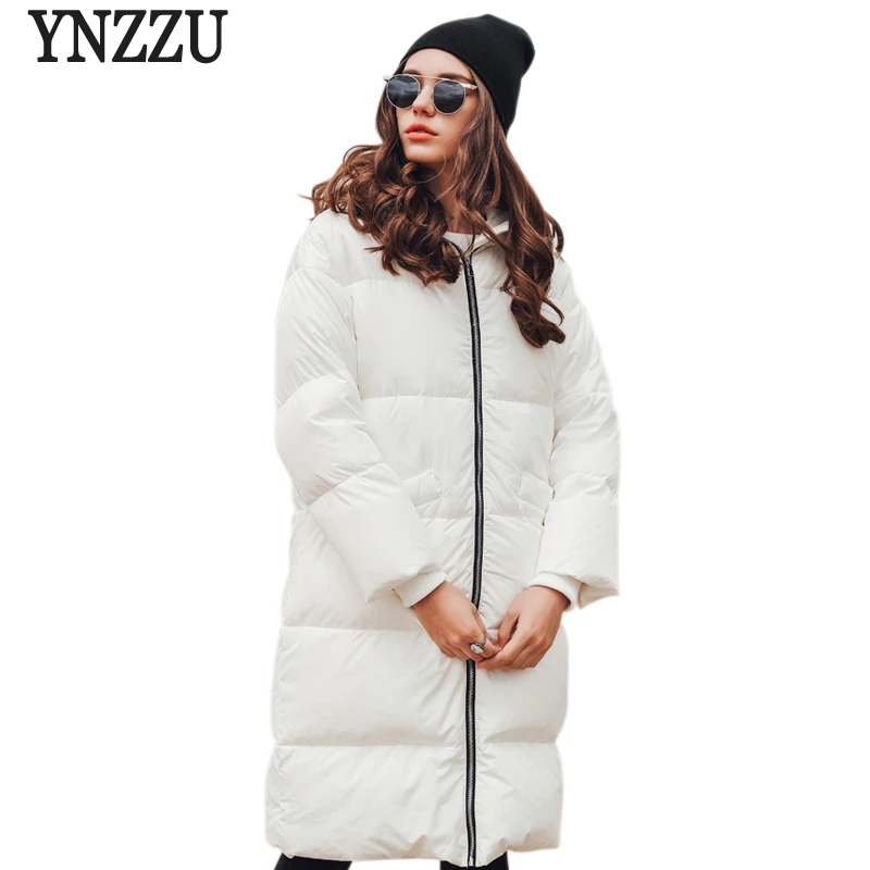 

YNZZU брендовая Новинка, модные зимние женские пуховики, повседневное длинное пальто на 90% белом утином пуху, плотная теплая зимняя парка с кап...
