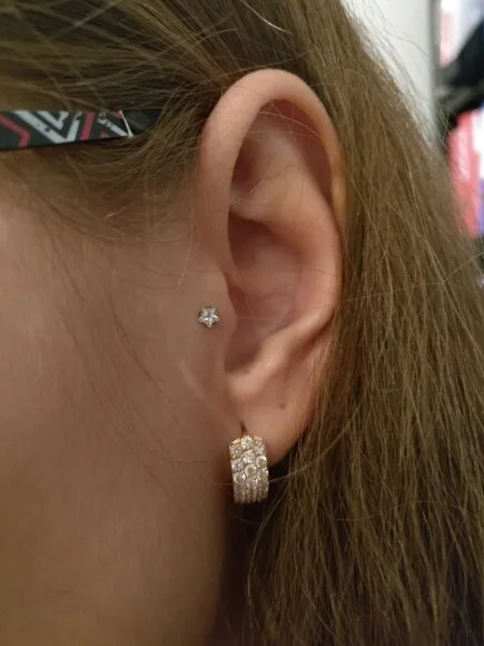 Топ Мода титана G23 Daith Козелок Уха губы пирсинг зубец AAA циркон Лабрет хряща драгоценный камень Пирсинг 1,2*8 мм Ювелирные изделия для тела