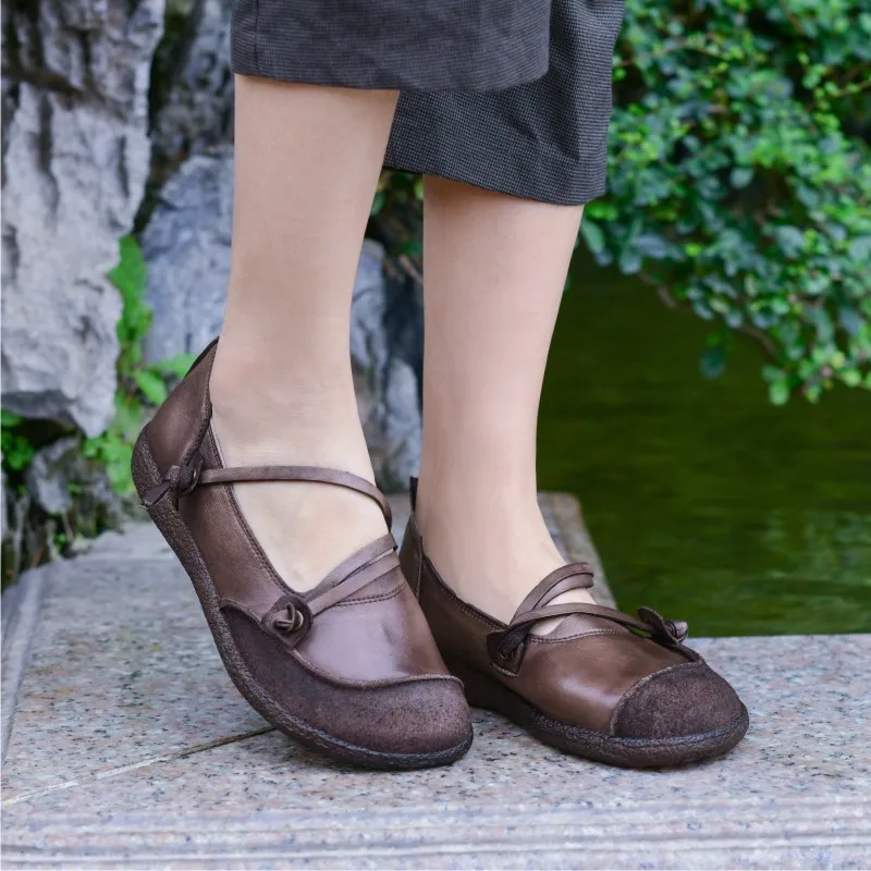 Новинка года; сезон весна-осень; лоферы из натуральной кожи; повседневная женская обувь в стиле ретро с круглым носком и перекрестной шнуровкой