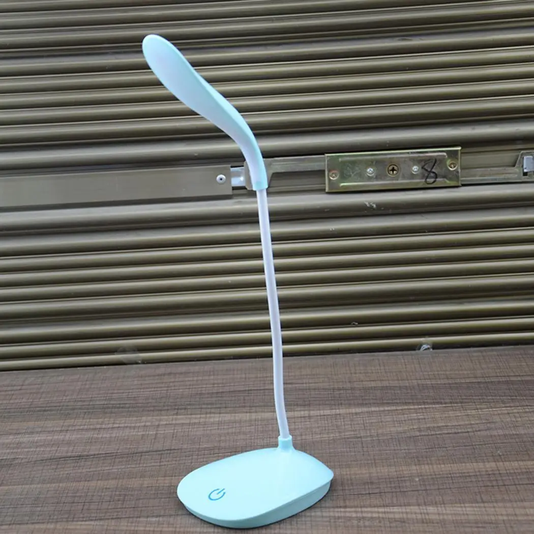 Светодиодный настольный светильник с сенсорным экраном, складной на 360 градусов, USB-зарядкой, 600 люкс яркости, 800 мАч источником питания, 1,5 Вт мощности и цветовой температурой 5500-6000 Кельвинов с 4-6 часовым временем работы.