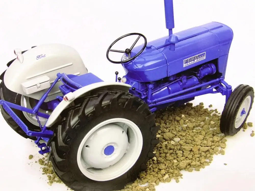 Универсальные хобби 1/16 г. Fordson Super Dexta Diesel 2000 US Version трактор UH2902 |