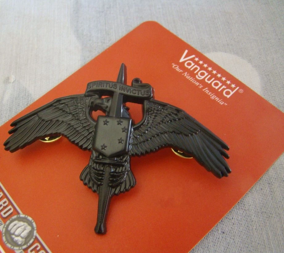 США морской пехоты Marsoc значок Wings булавки Raider Insignia Spiritus черный|Спортивные