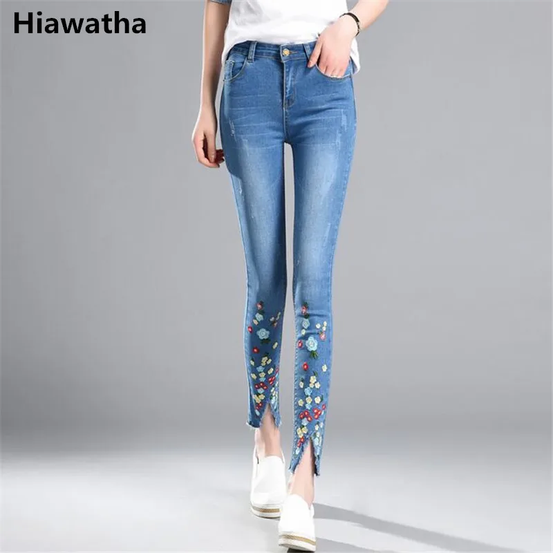 Женские джинсовые брюки-карандаш с цветочной вышивкой Hiawatha весна 2020 модные
