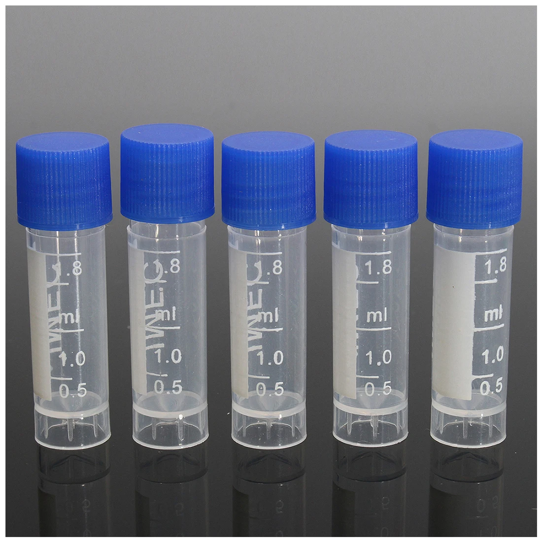 8ml. Флакон с мерным колпачком. 1 8 мл. 10 ml шприц. Пластиковые пробирки большие.