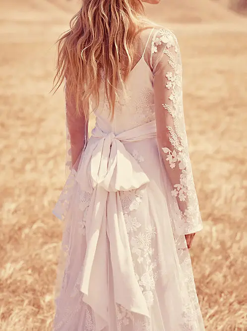 Кружевное пляжное свадебное платье в стиле бохо с длинными рукавами и прозрачной