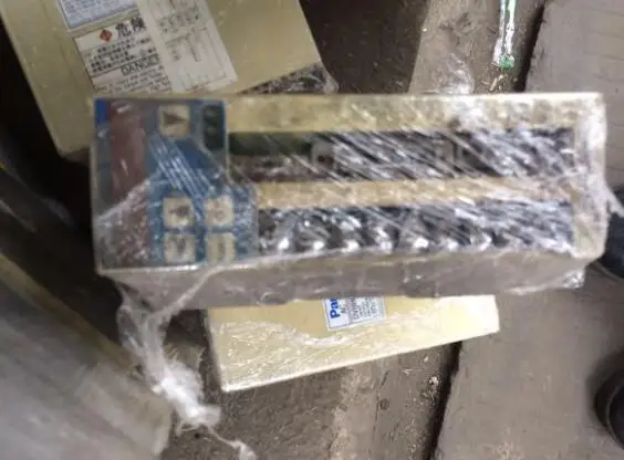 

Servo drive DV88040LE2B , Used one , 90 % appearance new , 3 months warranty , fastly shipping