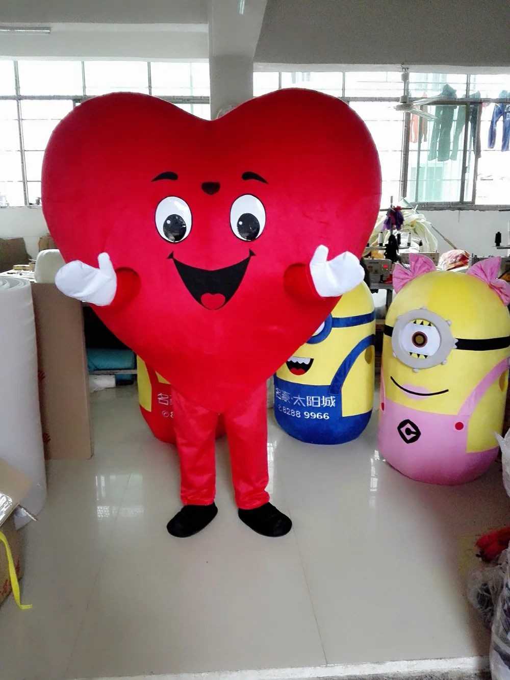 Высокое качество красное сердце любовь талисман костюм косплей Одежда