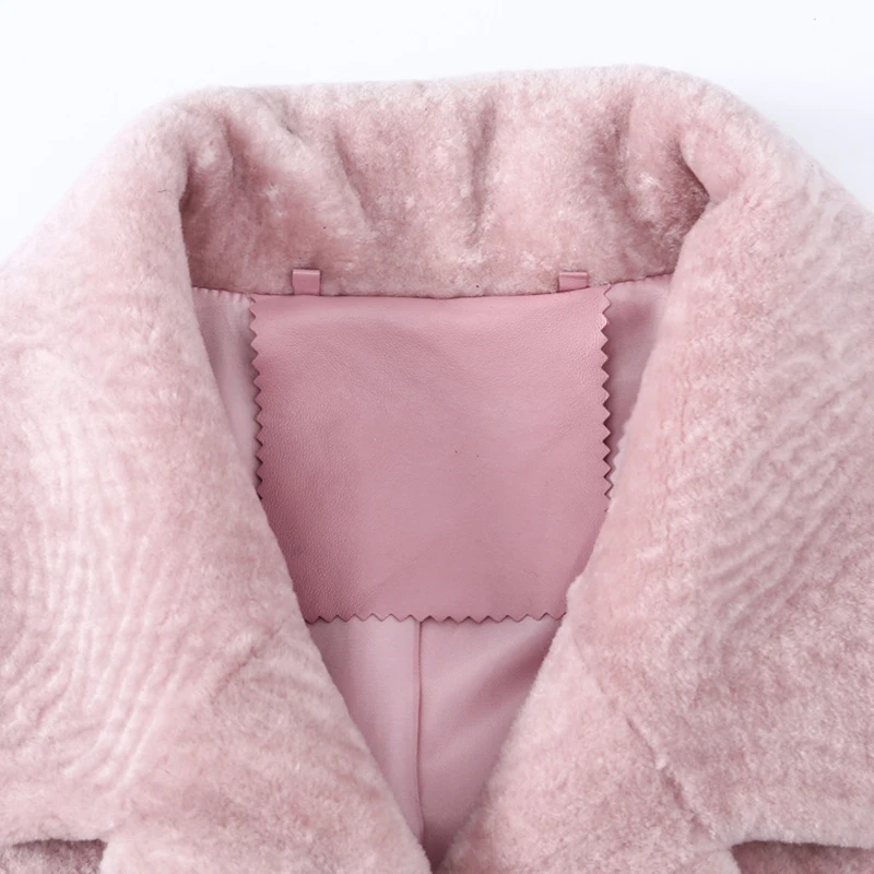 Женское шерстяное пальто LVCHI розовое облегающее из натурального меха ягненка с