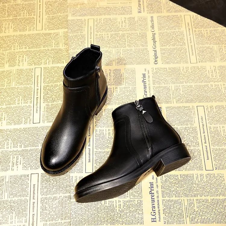 2018 Новый Боковая молния ботинки мартенс без каблука кожаные туфли плюс бархат и