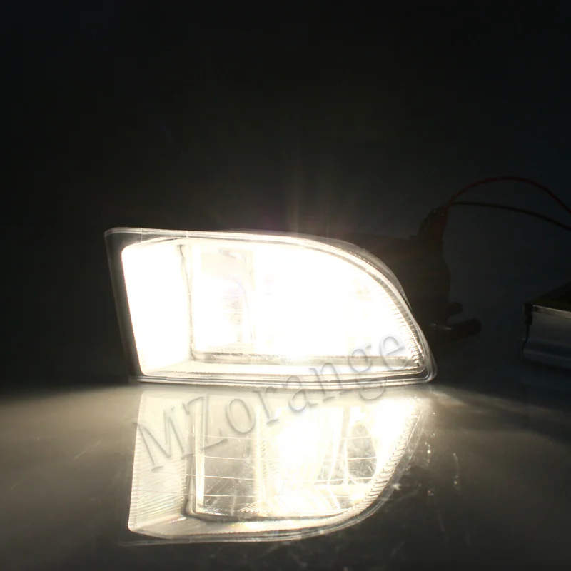 Halogen Передние противотуманные фары Противотуманные огни для TOYOTA LAND CRUISER PRADO 120 серии 2700 4000 LC120 2002 2003 2004 2005 2006 2007 2008 2009 - Цвет: Halogen