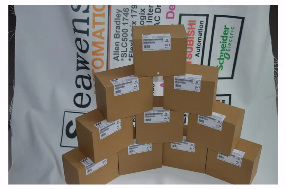 6ES7215-1BG40-0XB0 (6ES7 215-1BG40-0XB0) SIMATIC S7-1200 CPU 1215C компактный AC/DC/реле есть в наличии |