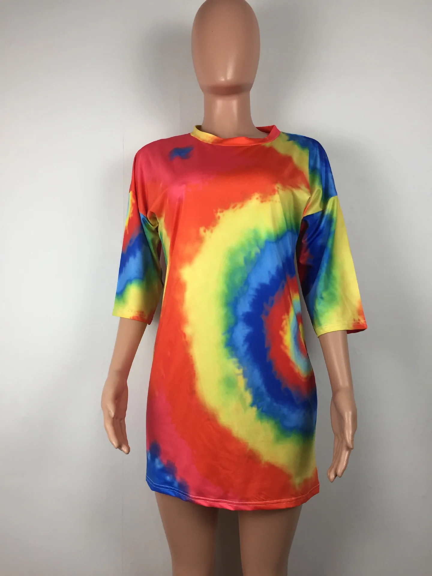 Спортивная повседневная футболка с длинными рукавами и принтом. Летний топ