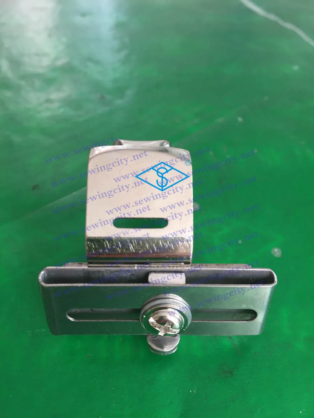 Промышленная швейная машина Аксессуары для автомобилей с узором в елочку Лапка