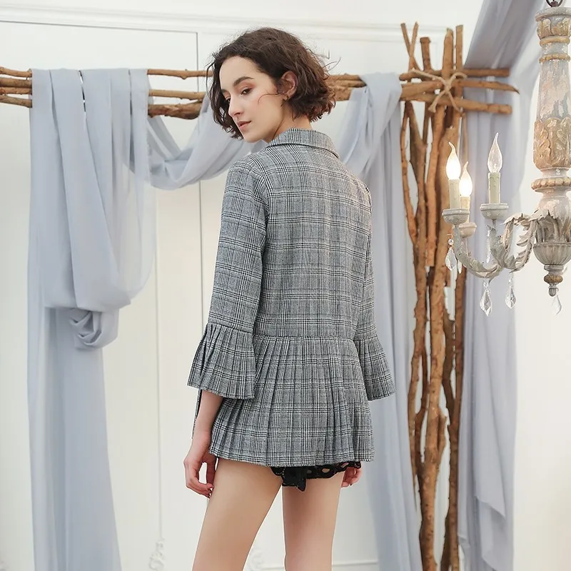 TWOTWINSTYLE клетчатый Блейзер пальто женские с расклешенным рукавом плиссированные