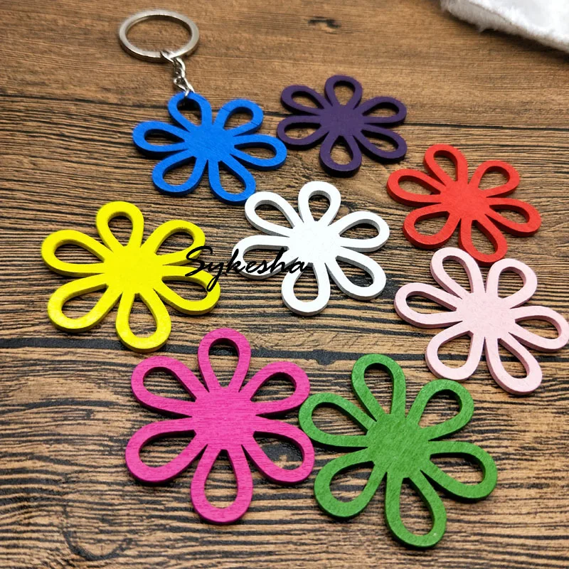 

Wholesale Wood Flower Pendant Keychain Car Key Button Bag Holder Wooden Jewelry Keychains