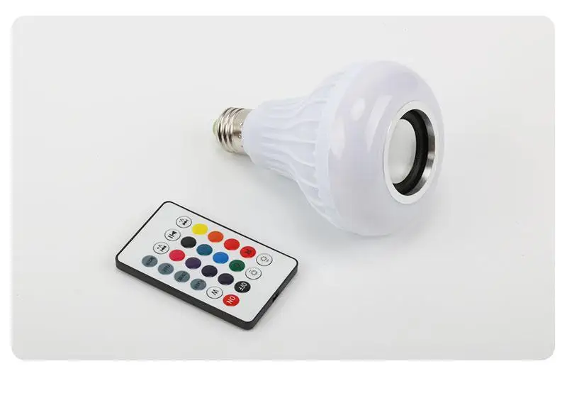Белый Смарт E27 RGB Bluetooth колонки СВЕТОДИОДНЫЙ светильник 12 Вт музыкальный плеер с регулируемой яркостью беспроводной светодиодный светильник с 24 клавишами дистанционного управления бумбокс - Цвет: Белый