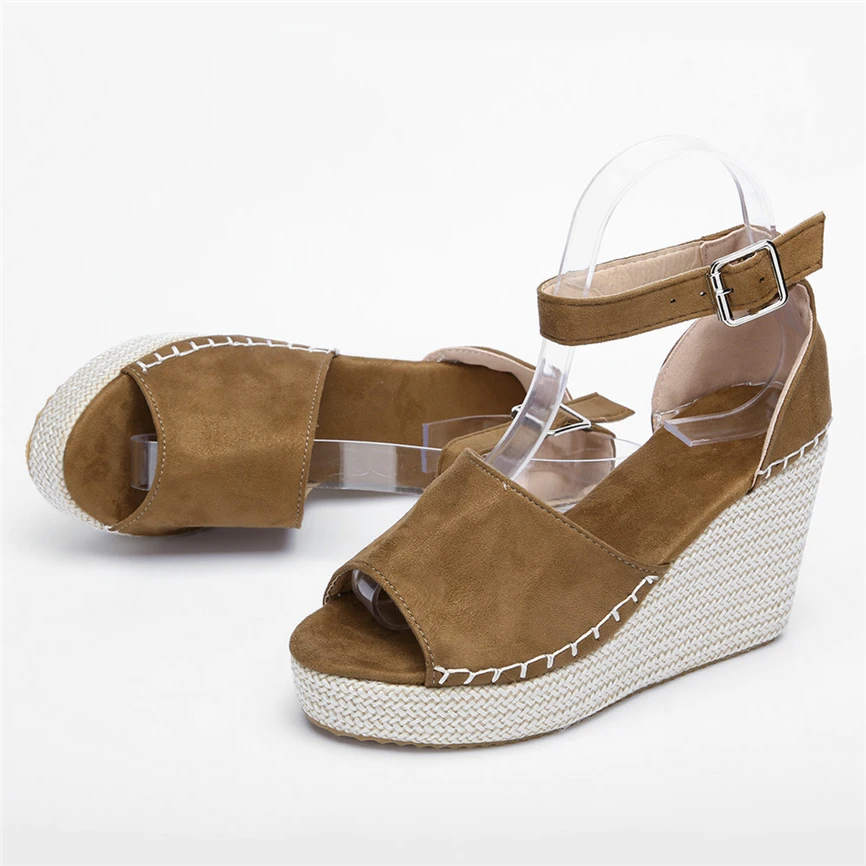 Женские туфли с открытым носком унылые блестящие босоножки на танкетке