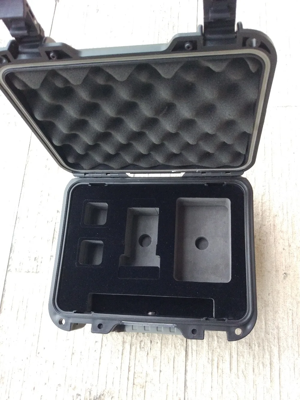 

No foam small size waterproof high impact equipment case with handle