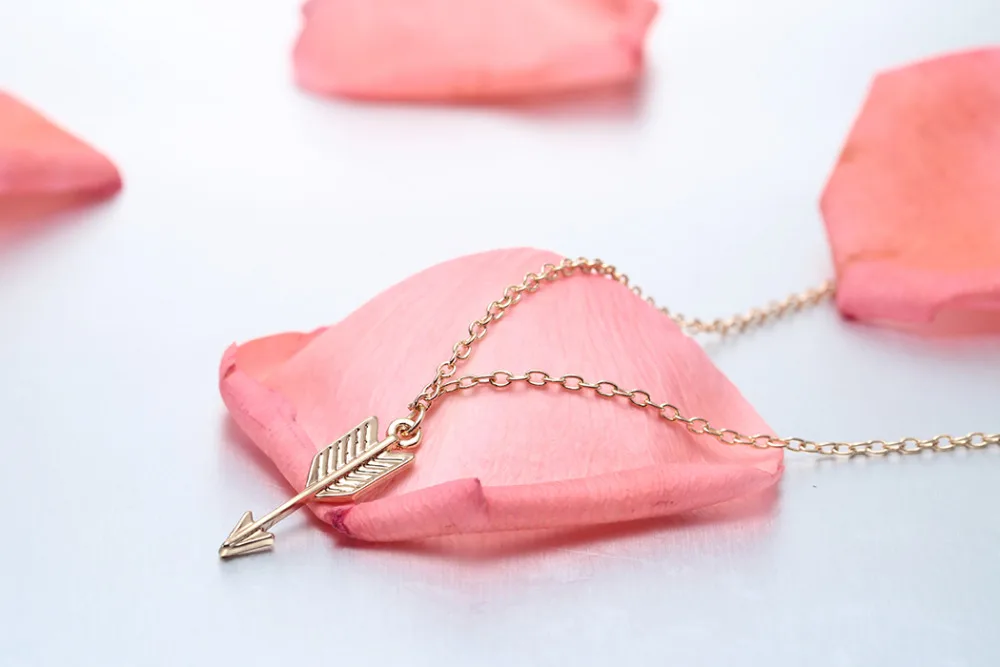 Kinitial 10 шт. оптовая продажа One Direction Arrow Цепочки и ожерелья Short Colar feminino стрела