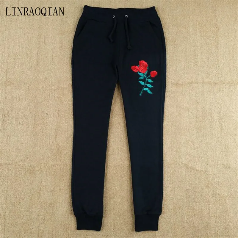 Хлопковая женская футболка с цветочной вышивкой LINRAOQIAN + брюки летняя коротким