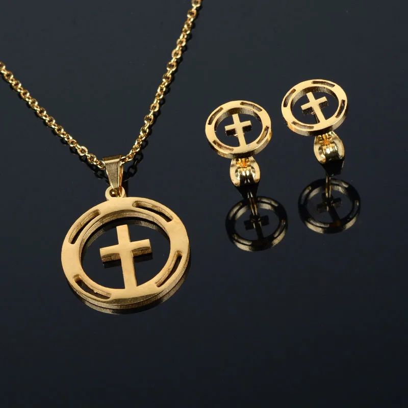 Набор для ногтей с металлическим цветным продолбленным крестом и ожерельем |
