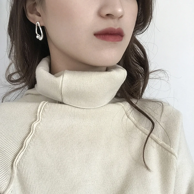 HUANZHI New Design Matte Metal Gold Irregular Twisted Wave Geometric Oval Pearl Stud Earrings for Women Girl Gift | Украшения и