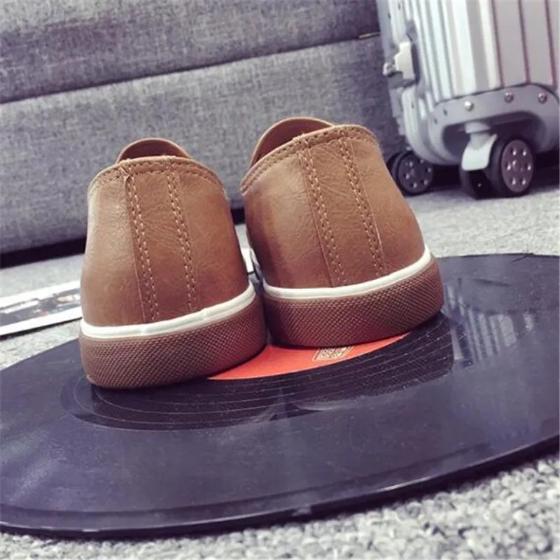 New Classic Men Slip-On Shoes Men Fashion Shoes PU Leather Casual Shoes Brand Men Sneakers Spring Men Flats Shoes
