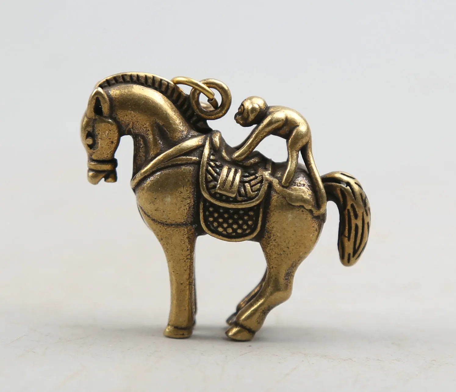 46MM/1.8&quotCollect Curio Rare Chinese Fengshui Small Bronze Exquisite Animal 12 Zodiac Year Monkey Ride Horse Pendant Statuary 31g | Дом и