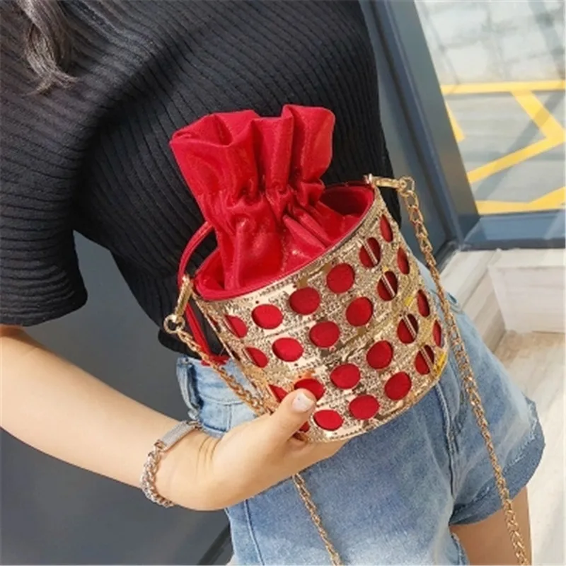 Blascher 2018 Ins Стиль Для женщин моды Crossbody сумки металлические заклепки панк байки