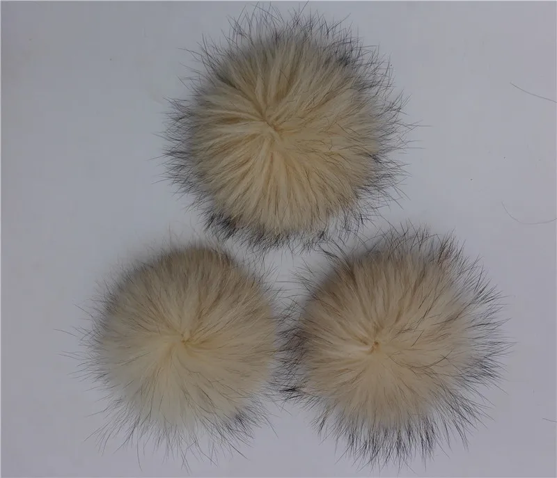 10pcs/lot Wholesale Detachable Big Real Raccoon Fur Pom pom For Knitted Beanies Caps Hats and Keychain Garments Gift