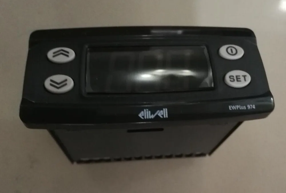 Электронный контроллер ELIWELL Тип EWPlus 974 монтажные измерения 71x29 мм 230 В напряжение AC