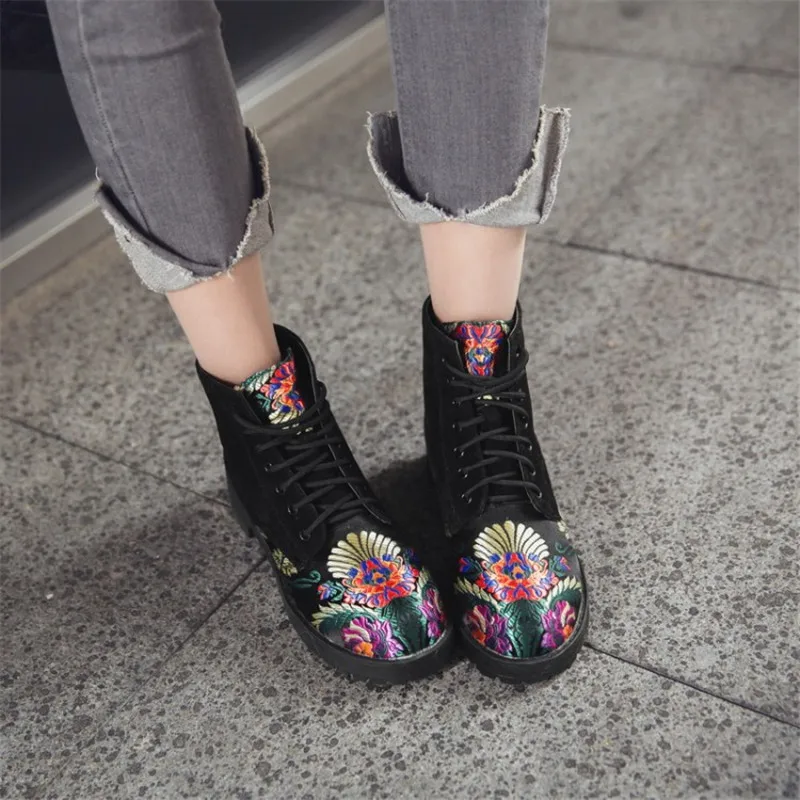 

CEYANEAO Winter Fashion Flower Embroidery Lace Up Ankle Boots Women Motorcycle Short Boots Female Punk Booties Suede Casual Shoe