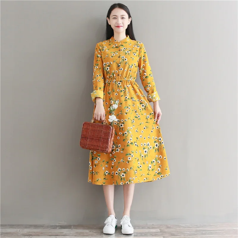 Винтажное женское платье -трапеция вельветовое с цветочным принтом элегантное